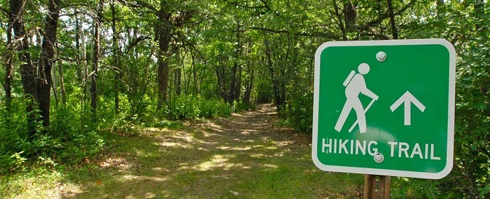Hiking trail etiquette