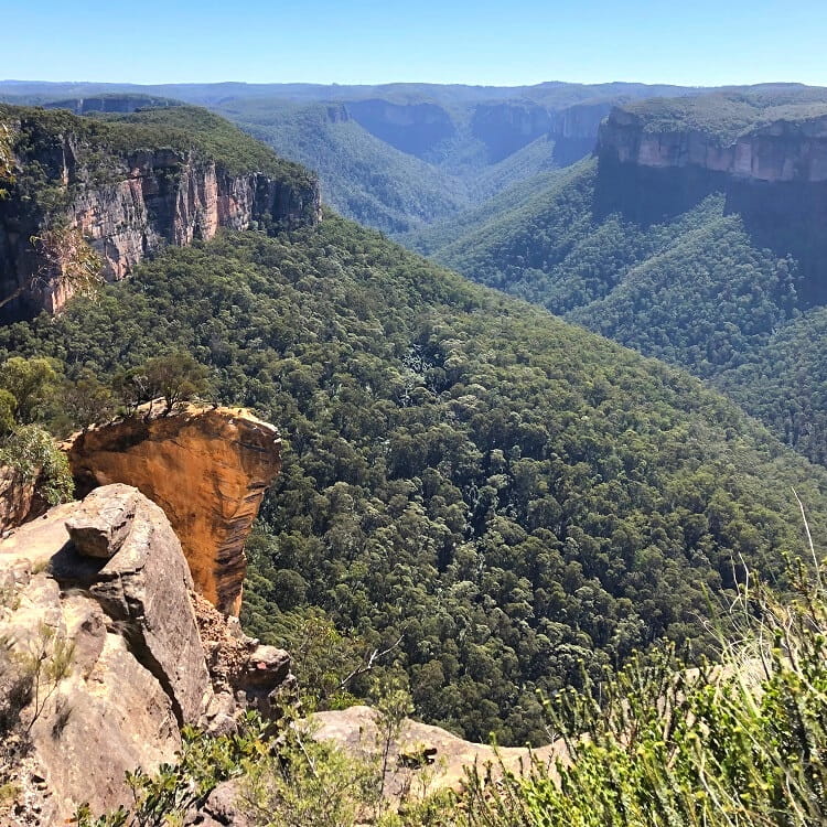 Hanging Rock overlooking the Grose Valley