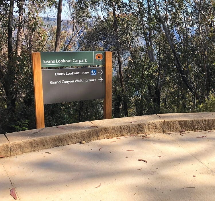 Start of the Grand Canyon Walk at Evans Lookout