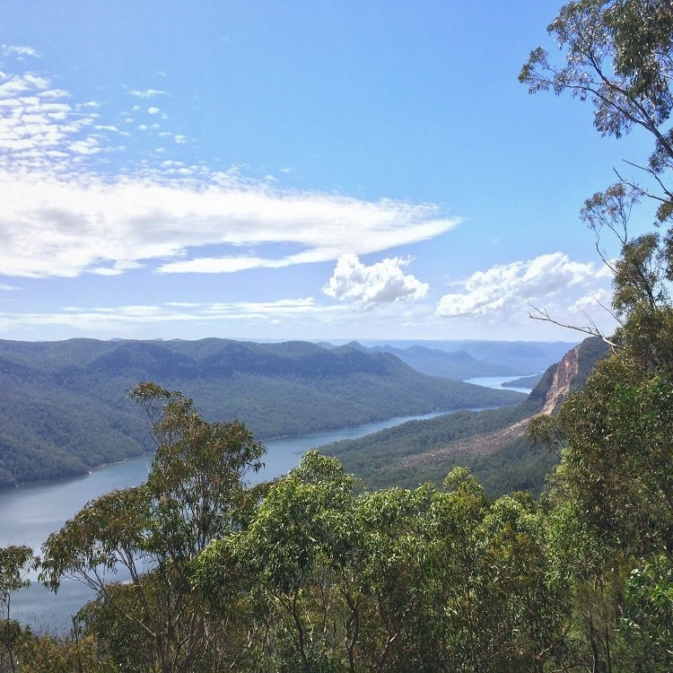 Views to the north from Burragorang Lookout