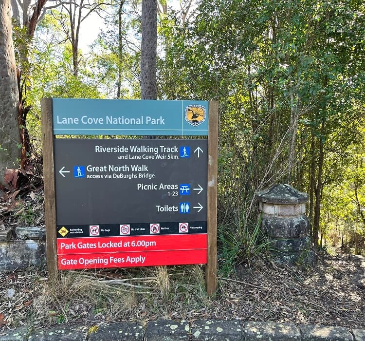 Lane Cove National Park signpost at Riverside Walking Track