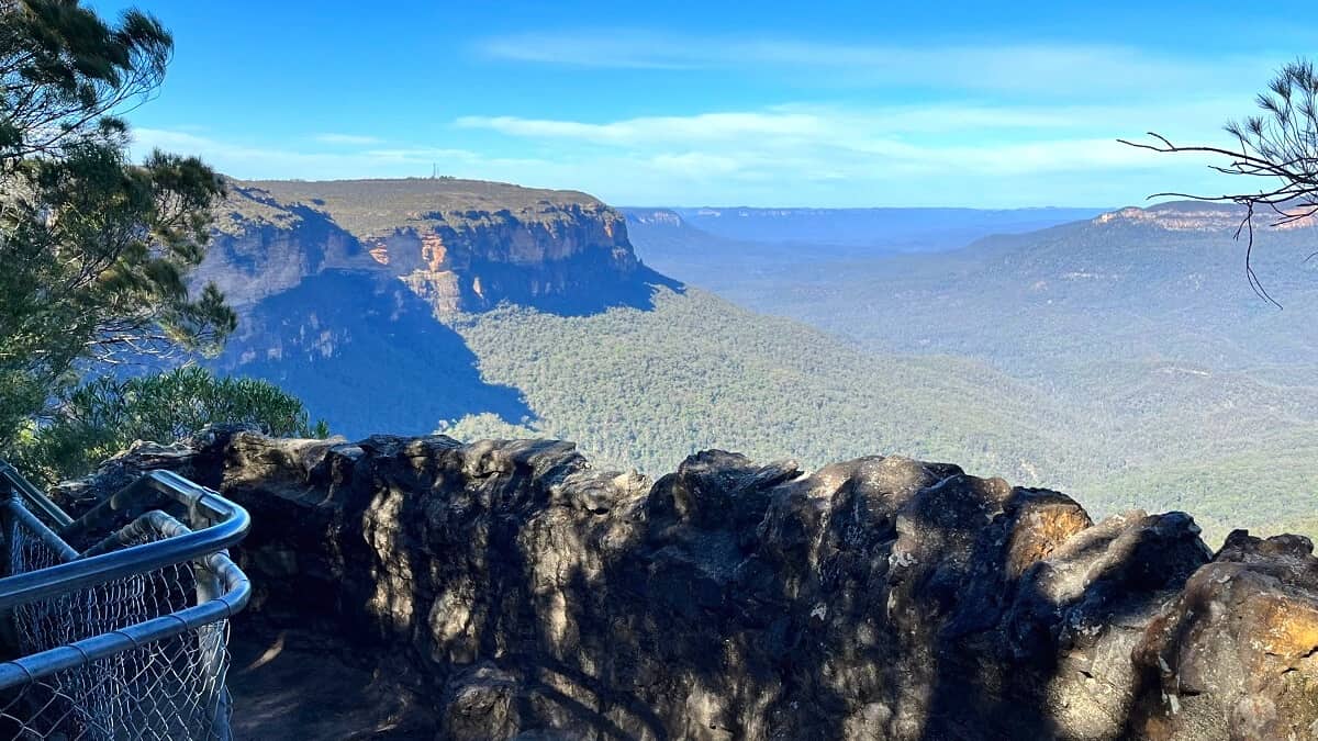 Overcliff Undercliff Track in Wentworth Falls