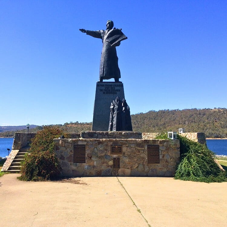 Sir Paul Edmund Strzelecki Monument in Jindabyne