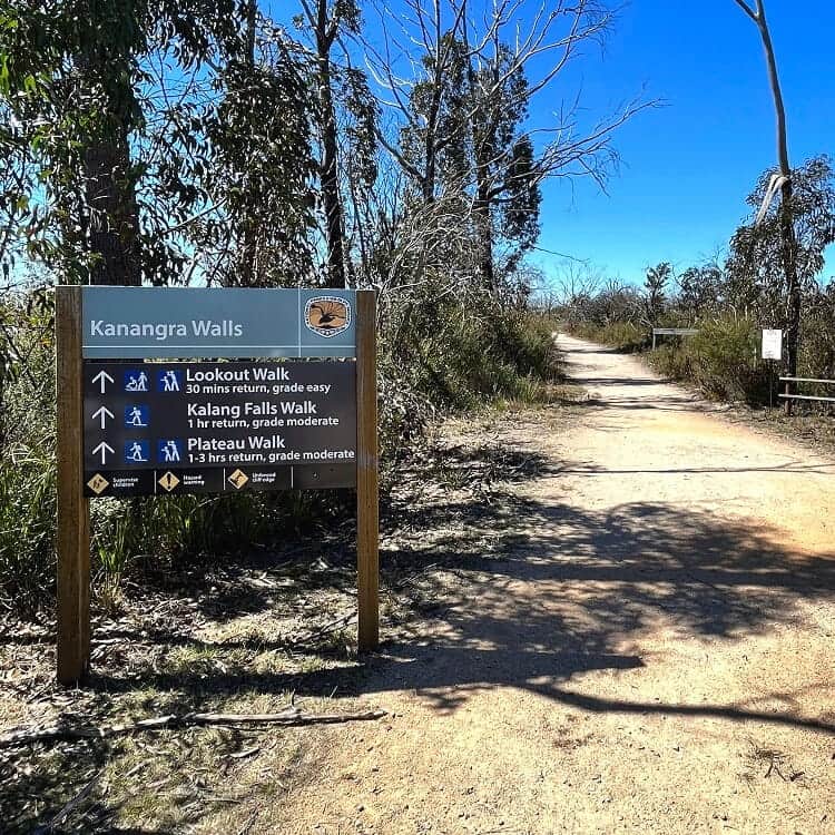 Kanangra Walls signpost