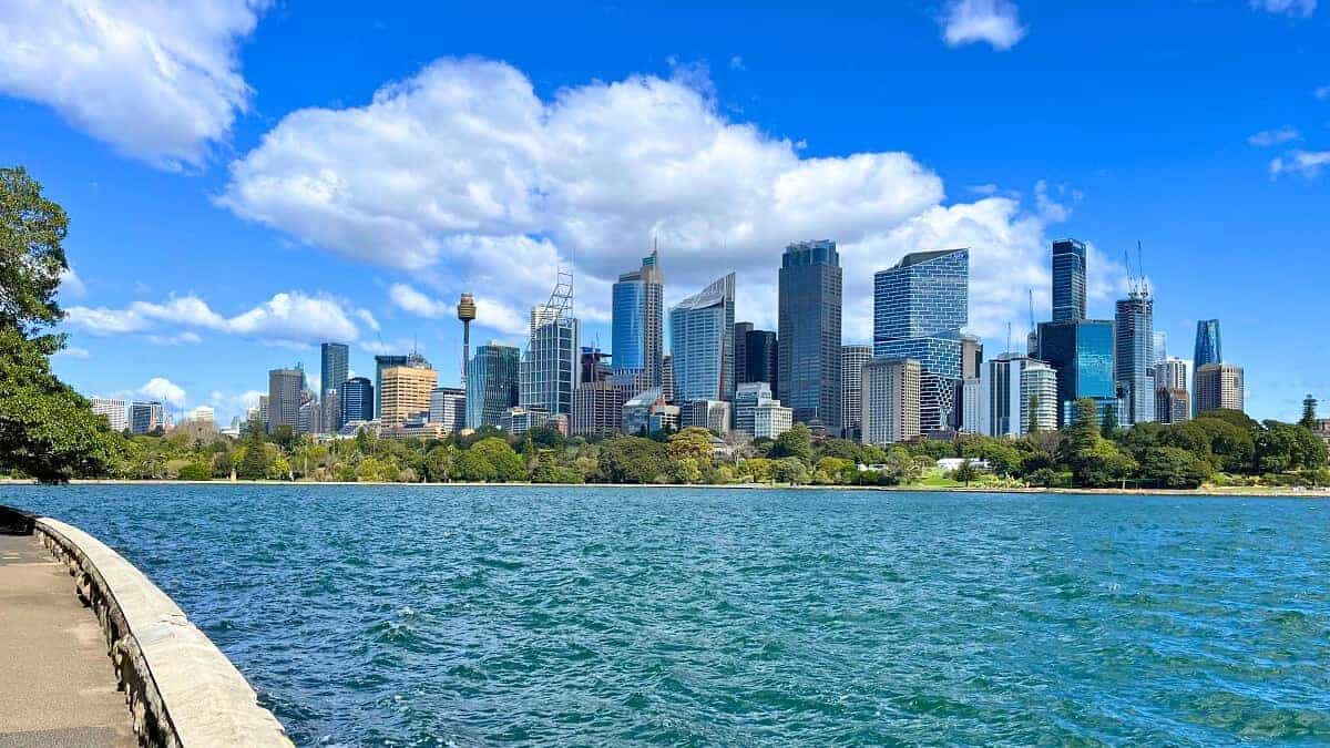 Walk from Museum Station to Sydney Opera House