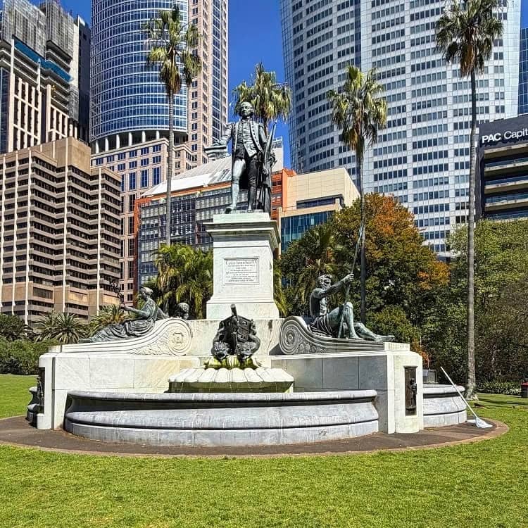 Statue of Captain Arthur Phillip