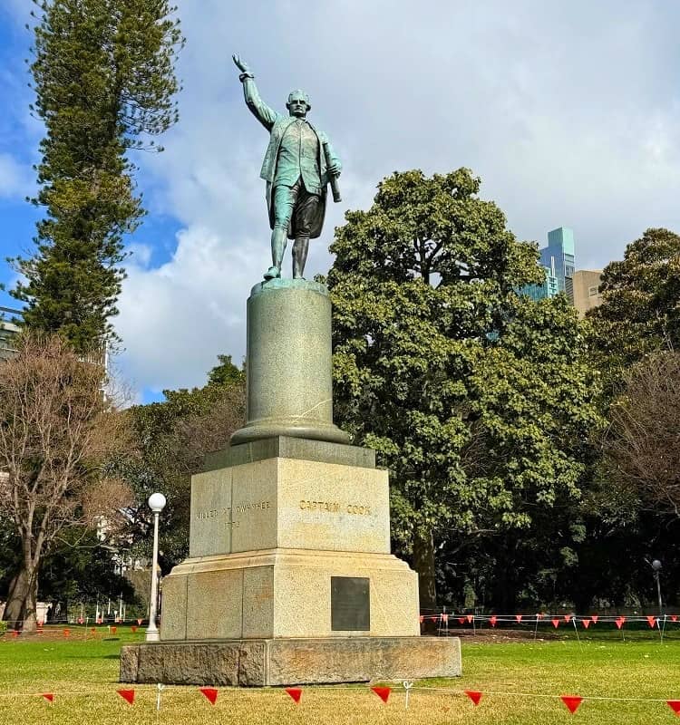 Statue of Captain James Cook