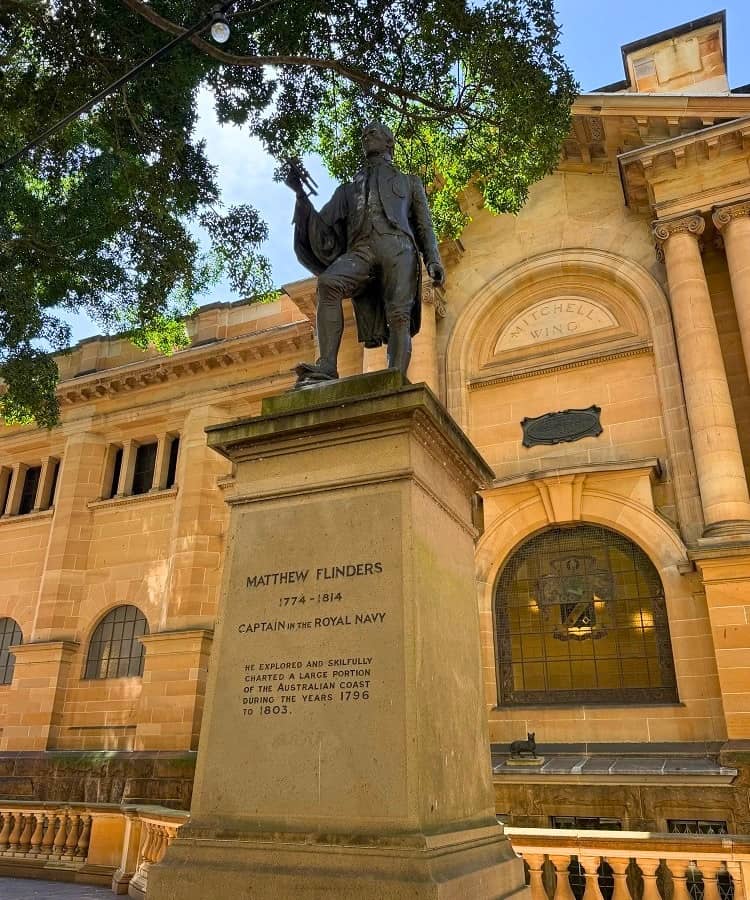 Statue of Matthew Flinders