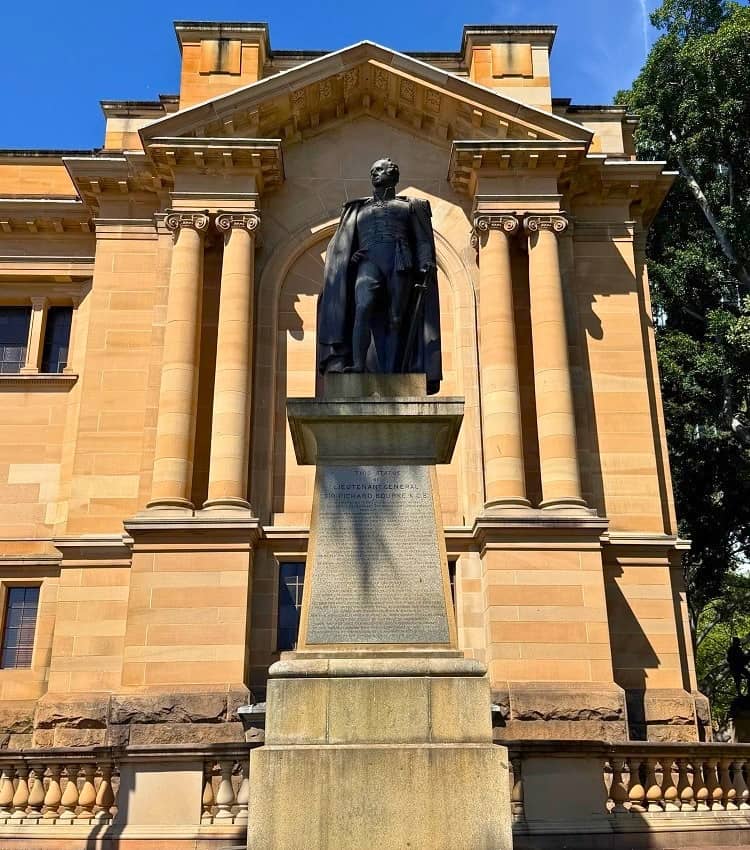 Statue of Sir Richard Bourke
